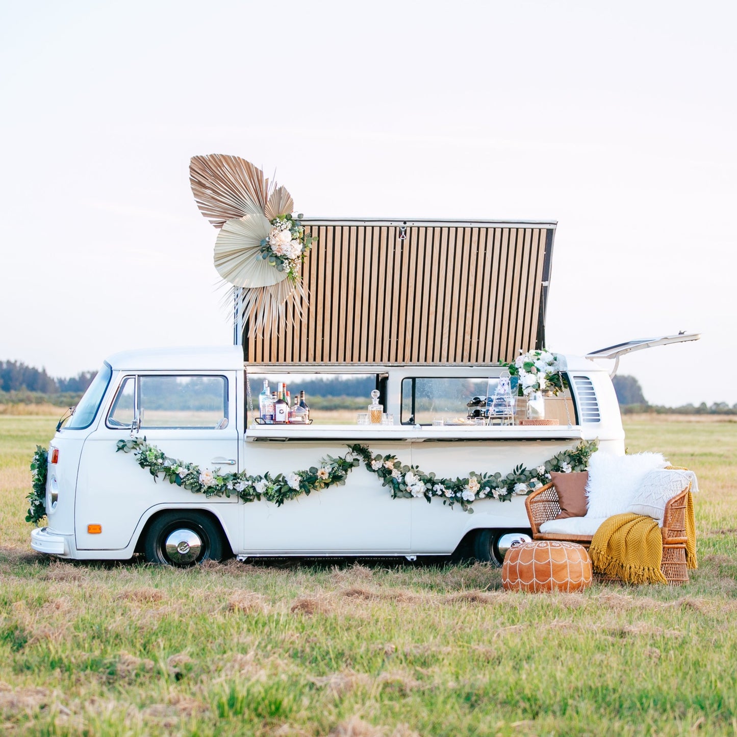 1975 VW Bus Mobile Bar "Dorie"